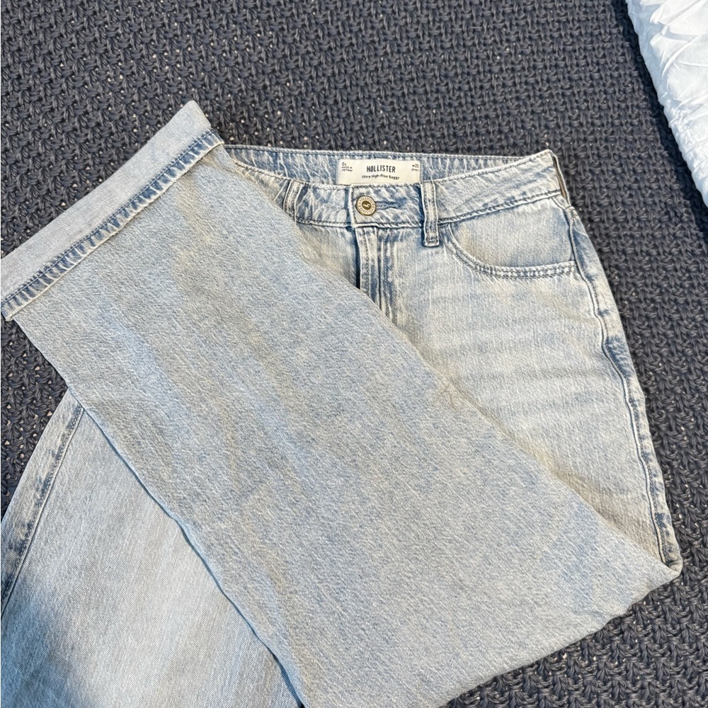 Hollister Women's Denim Straight Leg Jeans